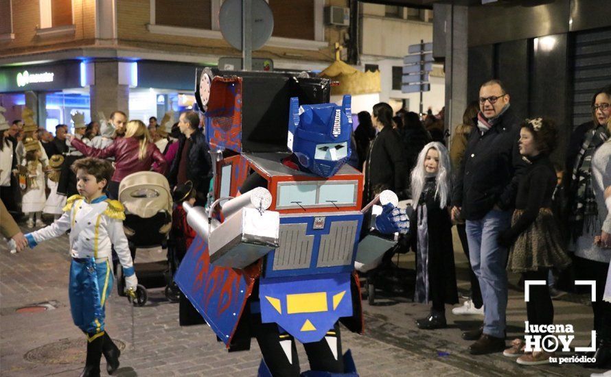 GALERÍA: Cientos de personas llenan de color y alegría el centro de la ciudad con el Pasacalles del Carnaval GALERÍA: Cientos de personas llenan de color y alegría el centro de la ciudad con el Pasacalles del Carnaval