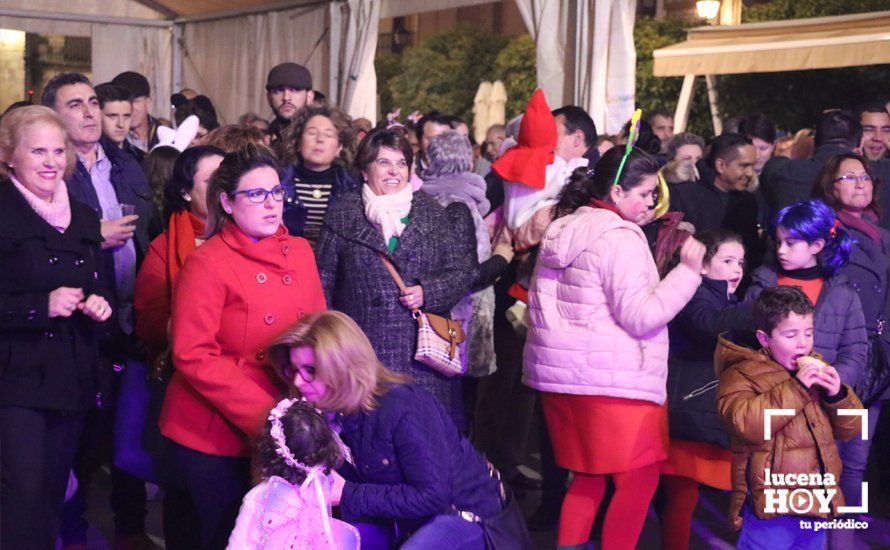 GALERÍA: Cientos de personas llenan de color y alegría el centro de la ciudad con el Pasacalles del Carnaval GALERÍA: Cientos de personas llenan de color y alegría el centro de la ciudad con el Pasacalles del Carnaval