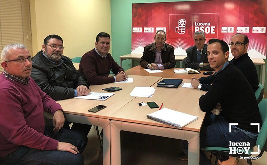  Reunión entre representantes del PSOe de Lucena y Cabra y el sindicato policial CEP en la sede socialista lucentina 