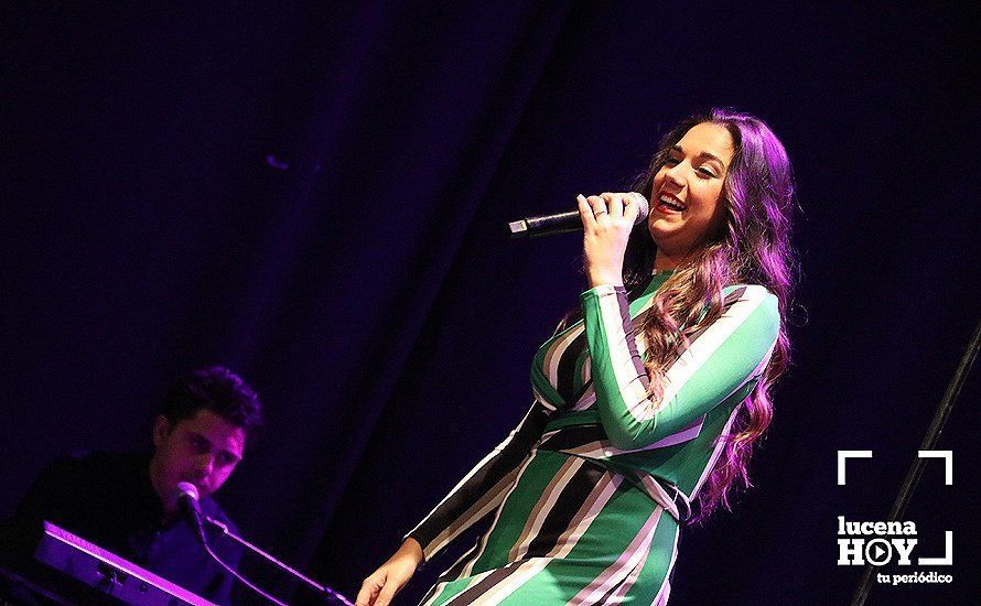 GALERÍA: La cantante jerezana "Marina" conquista al público en un abarrotado Palacio Erisana en su concierto del Día de Andalucía GALERÍA: La cantante jerezana "Marina" conquista al público en un abarrotado Palacio Erisana en su concierto del Día de Andalucía