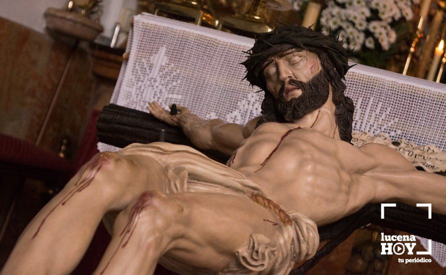 GALERÍA: El recogimiento preside el solemne Vía Crucis del Cristo del Perdón en el Santuario de Aras