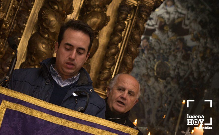 GALERÍA: El recogimiento preside el solemne Vía Crucis del Cristo del Perdón en el Santuario de Aras