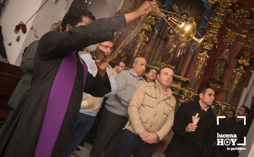 GALERÍA: El recogimiento preside el solemne Vía Crucis del Cristo del Perdón en el Santuario de Aras