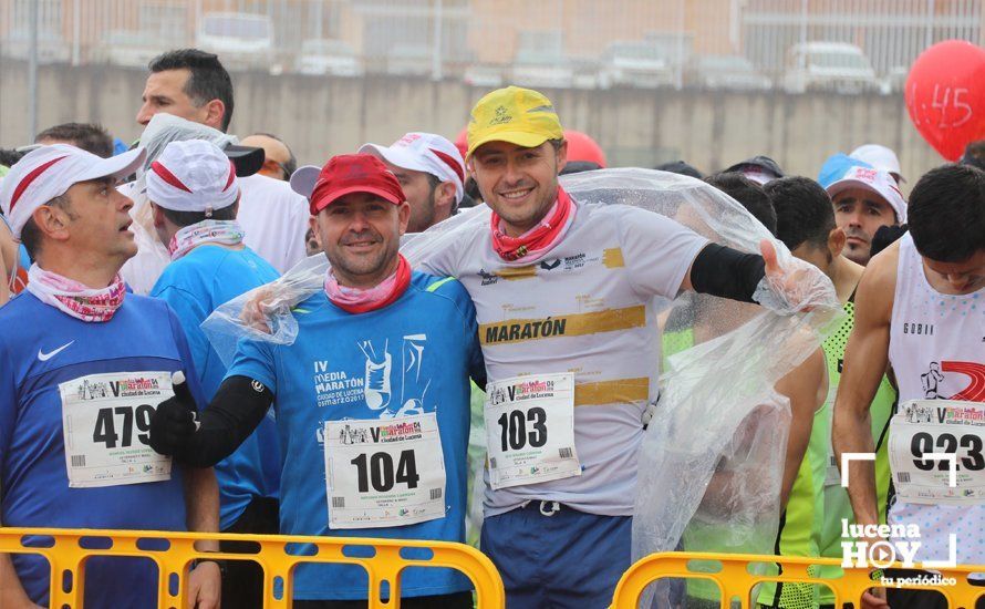 GALERÍA: Mounir Elouardi y Nazha Machrouh repiten reinado bajo el diluvio en la Media Maraton de Lucena