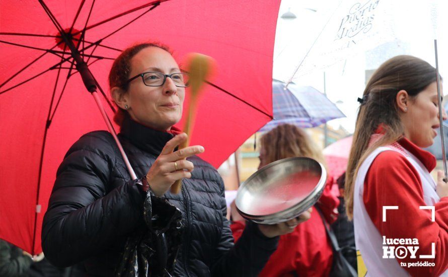 GALERÍA: En torno a 200 personas participan en la primera de las concentraciones convocadas en Lucena con motivo del 8M y la huelga feminista