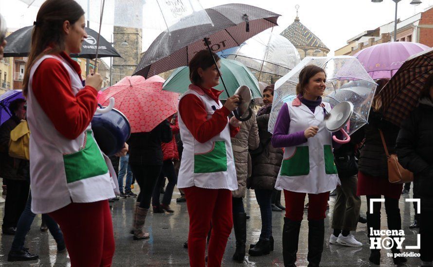 GALERÍA: En torno a 200 personas participan en la primera de las concentraciones convocadas en Lucena con motivo del 8M y la huelga feminista