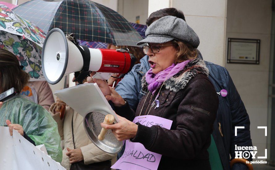 GALERÍA: En torno a 200 personas participan en la primera de las concentraciones convocadas en Lucena con motivo del 8M y la huelga feminista GALERÍA: En torno a 200 personas participan en la primera de las concentraciones convocadas en Lucena con motivo del 8M y la huelga feminista