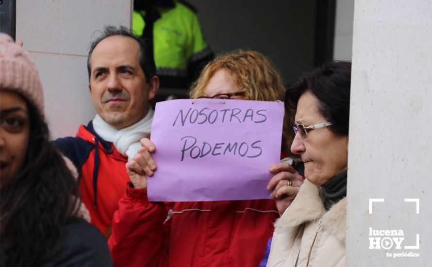 GALERÍA: En torno a 200 personas participan en la primera de las concentraciones convocadas en Lucena con motivo del 8M y la huelga feminista GALERÍA: En torno a 200 personas participan en la primera de las concentraciones convocadas en Lucena con motivo del 8M y la huelga feminista