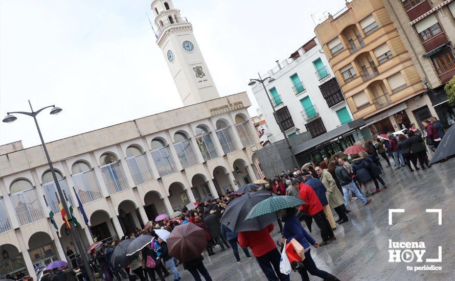 GALERÍA: En torno a 200 personas participan en la primera de las concentraciones convocadas en Lucena con motivo del 8M y la huelga feminista