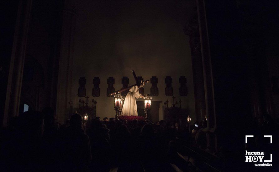 GALERÍA: El Vía Crucis del Amor volvió a celebrarse en el interior de San Mateo ante el riesgo de lluvia GALERÍA: El Vía Crucis del Amor volvió a celebrarse en el interior de San Mateo ante el riesgo de lluvia