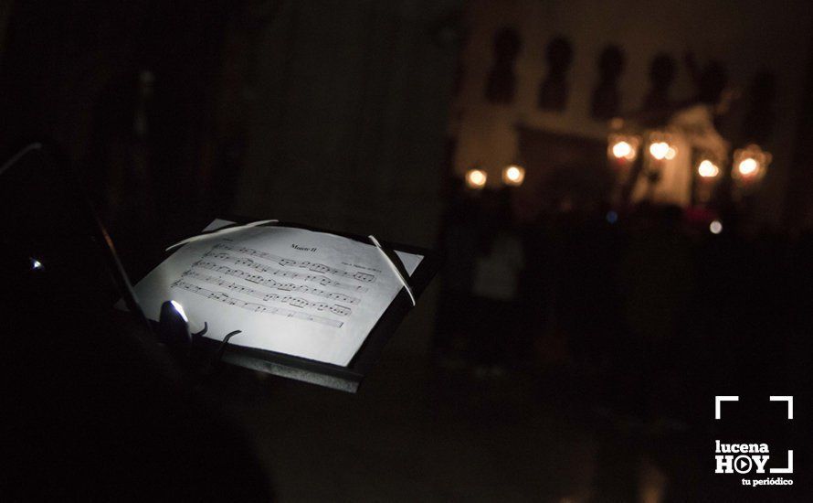 GALERÍA: El Vía Crucis del Amor volvió a celebrarse en el interior de San Mateo ante el riesgo de lluvia