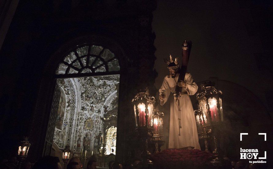 GALERÍA: El Vía Crucis del Amor volvió a celebrarse en el interior de San Mateo ante el riesgo de lluvia