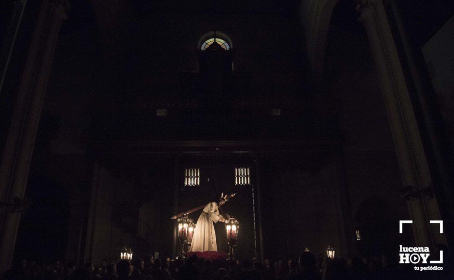 GALERÍA: El Vía Crucis del Amor volvió a celebrarse en el interior de San Mateo ante el riesgo de lluvia