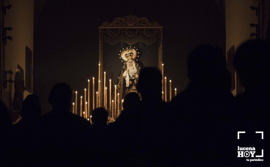 GALERÍA: La Cofradía de la Soledad realiza su Vía Crucis con su Cristo Yacente