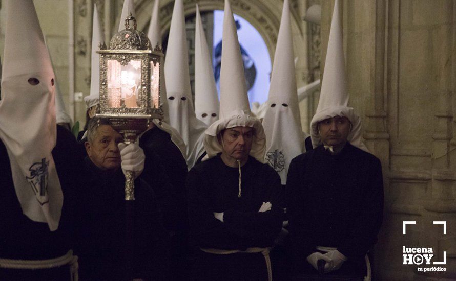 GALERÍA: El Vía Crucis del Silencio cierra el Viernes de Dolores y abre las puertas de la Semana Santa desde San Mateo