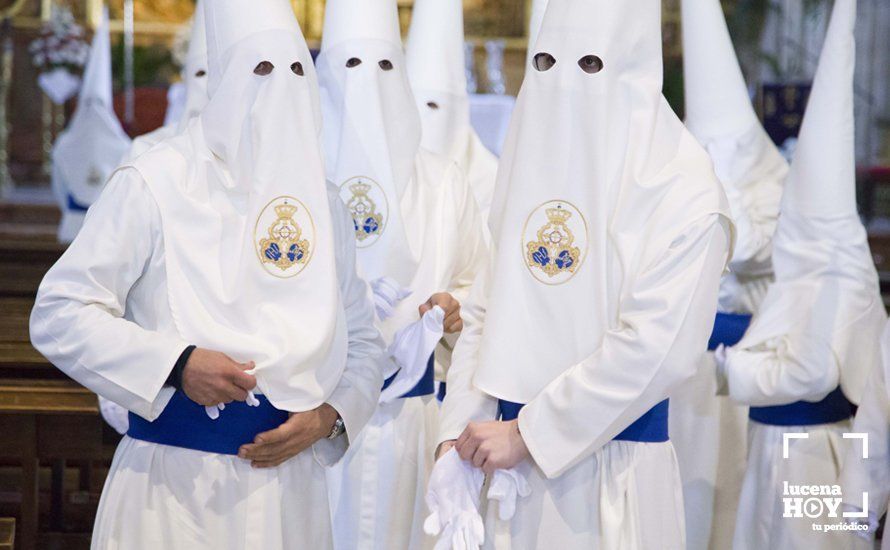 Galería: Jueves Santo: Primera salida de La Caridad Galería: Jueves Santo: Primera salida de La Caridad