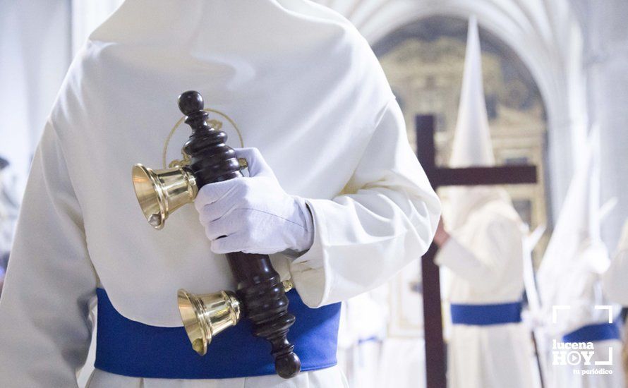 Galería: Jueves Santo: Primera salida de La Caridad Galería: Jueves Santo: Primera salida de La Caridad