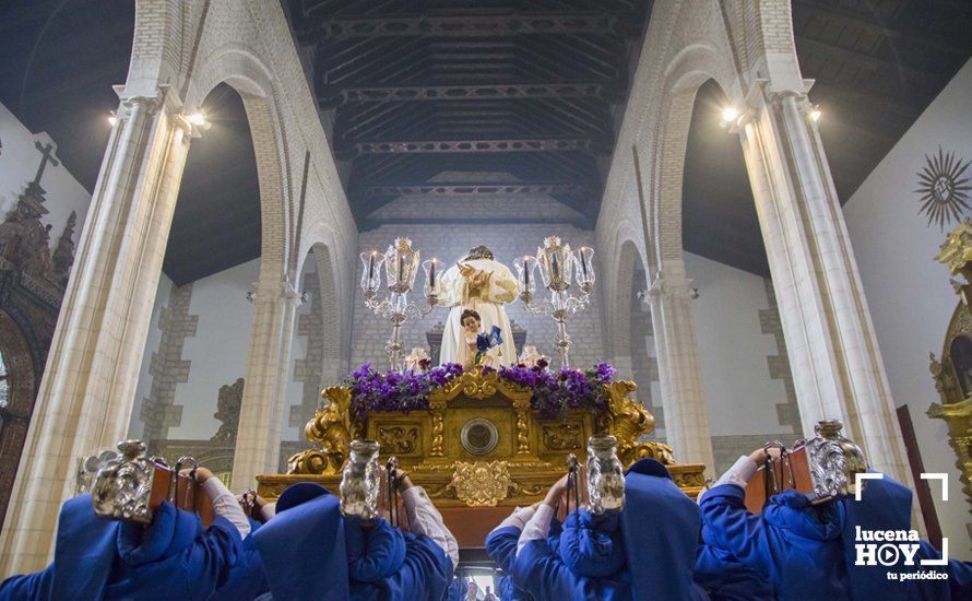 Galería: Jueves Santo: Primera salida de La Caridad Galería: Jueves Santo: Primera salida de La Caridad