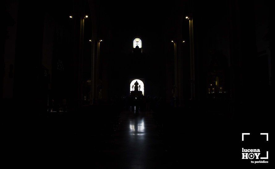 Galería: Jueves Santo: Primera salida de La Caridad Galería: Jueves Santo: Primera salida de La Caridad