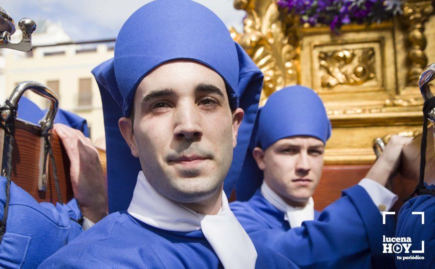 Galería: Jueves Santo: Primera salida de La Caridad Galería: Jueves Santo: Primera salida de La Caridad
