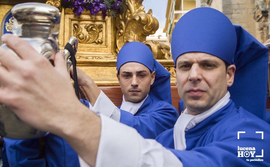 Galería: Jueves Santo: Primera salida de La Caridad Galería: Jueves Santo: Primera salida de La Caridad