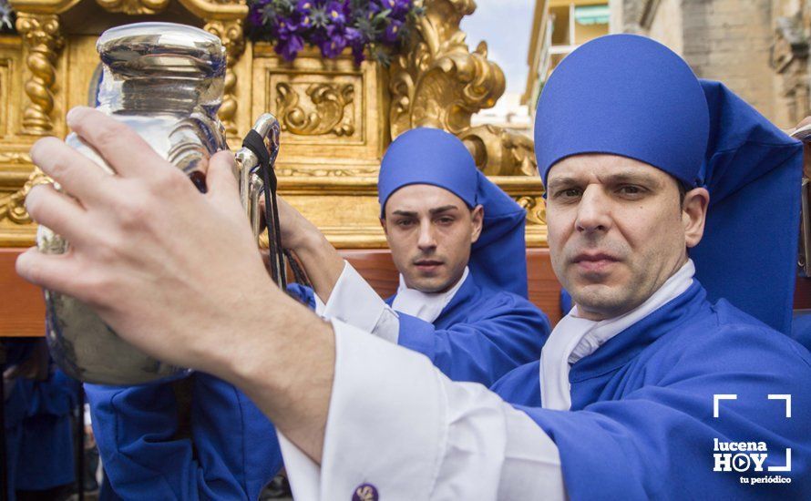 Galería: Jueves Santo: Primera salida de La Caridad Galería: Jueves Santo: Primera salida de La Caridad