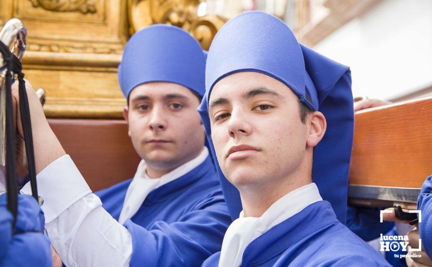 Galería: Jueves Santo: Primera salida de La Caridad Galería: Jueves Santo: Primera salida de La Caridad