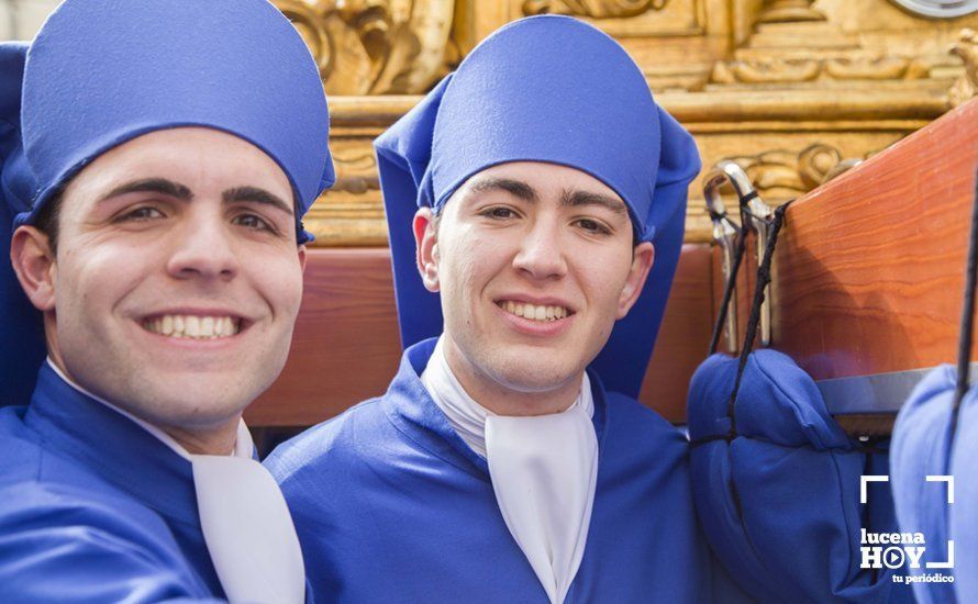 Galería: Jueves Santo: Primera salida de La Caridad Galería: Jueves Santo: Primera salida de La Caridad