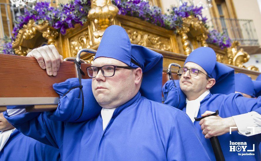 Galería: Jueves Santo: Primera salida de La Caridad Galería: Jueves Santo: Primera salida de La Caridad