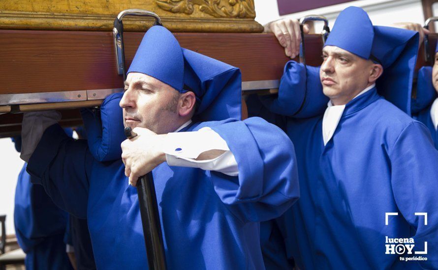 Galería: Jueves Santo: Primera salida de La Caridad Galería: Jueves Santo: Primera salida de La Caridad
