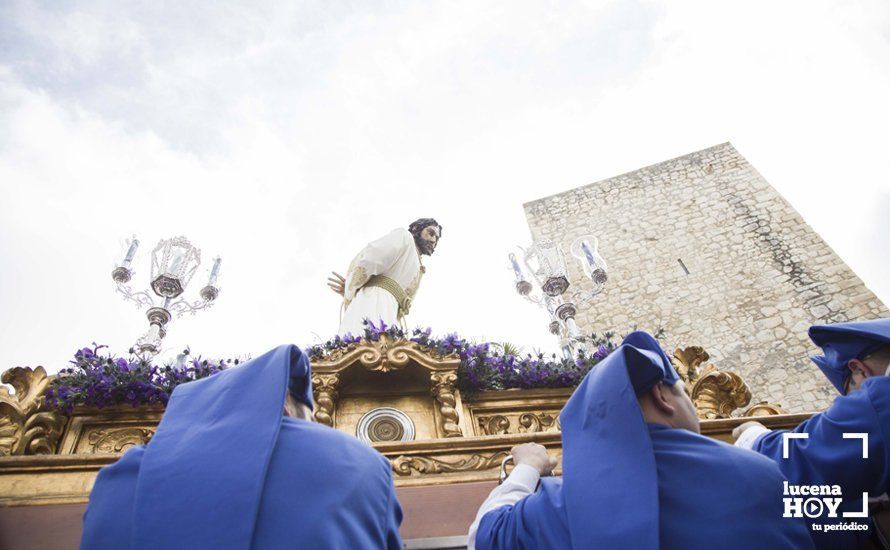 Galería: Jueves Santo: Primera salida de La Caridad Galería: Jueves Santo: Primera salida de La Caridad