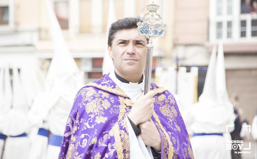 Galería: Jueves Santo: Primera salida de La Caridad Galería: Jueves Santo: Primera salida de La Caridad