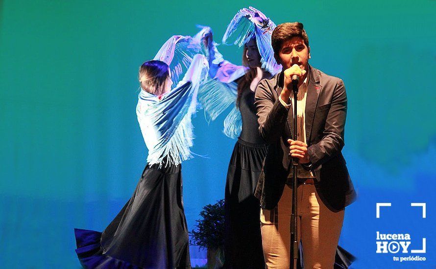 GALERÍA: Carmen Romero Muñoz, doble vencedora de la gala solidaria 'Tú sí que cantas' del IES Sierra de Aras