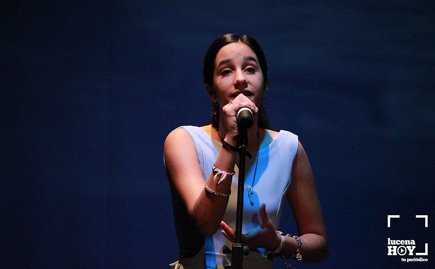 GALERÍA: Carmen Romero Muñoz, doble vencedora de la gala solidaria 'Tú sí que cantas' del IES Sierra de Aras GALERÍA: Carmen Romero Muñoz, doble vencedora de la gala solidaria 'Tú sí que cantas' del IES Sierra de Aras