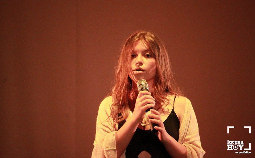 GALERÍA: Carmen Romero Muñoz, doble vencedora de la gala solidaria 'Tú sí que cantas' del IES Sierra de Aras