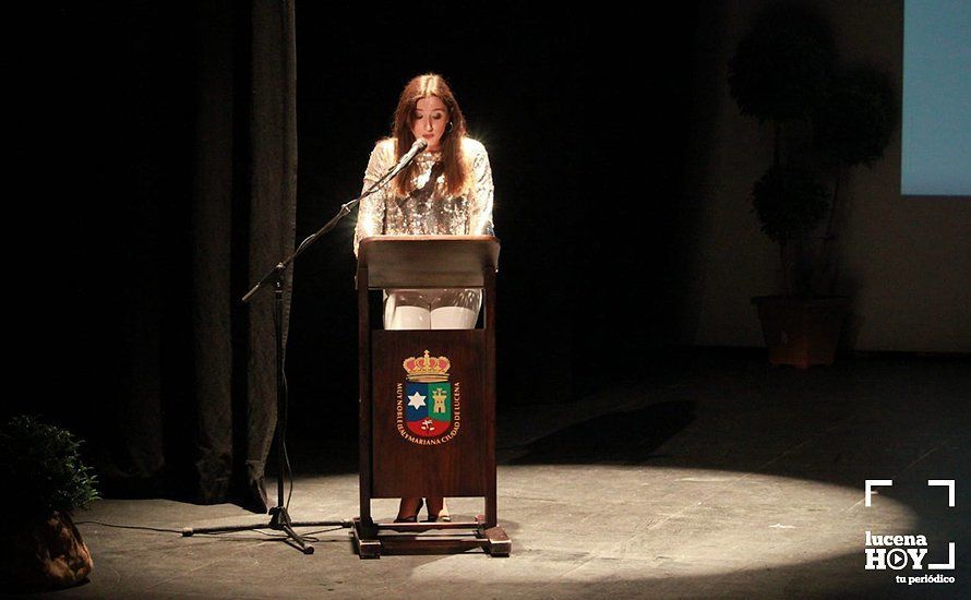 GALERÍA: Carmen Romero Muñoz, doble vencedora de la gala solidaria 'Tú sí que cantas' del IES Sierra de Aras