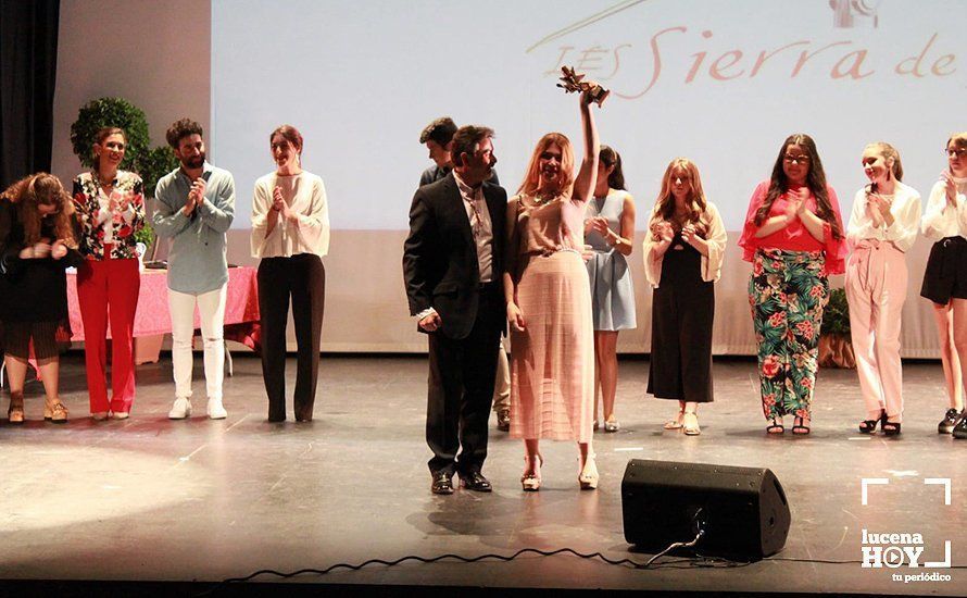 GALERÍA: Carmen Romero Muñoz, doble vencedora de la gala solidaria 'Tú sí que cantas' del IES Sierra de Aras GALERÍA: Carmen Romero Muñoz, doble vencedora de la gala solidaria 'Tú sí que cantas' del IES Sierra de Aras