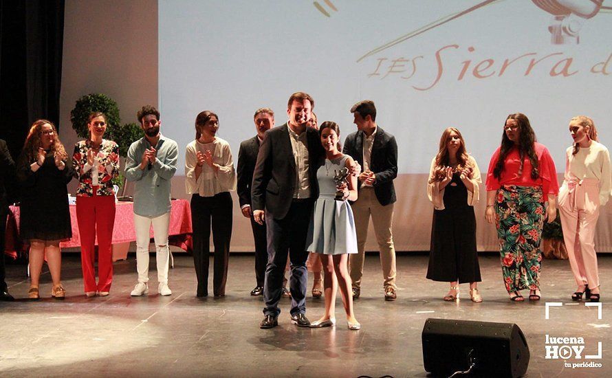 GALERÍA: Carmen Romero Muñoz, doble vencedora de la gala solidaria 'Tú sí que cantas' del IES Sierra de Aras GALERÍA: Carmen Romero Muñoz, doble vencedora de la gala solidaria 'Tú sí que cantas' del IES Sierra de Aras