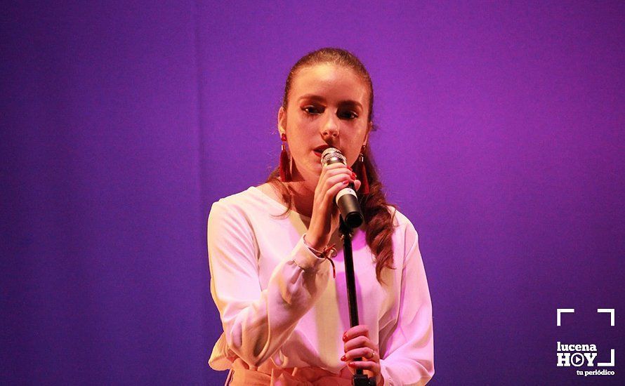 GALERÍA: Carmen Romero Muñoz, doble vencedora de la gala solidaria 'Tú sí que cantas' del IES Sierra de Aras GALERÍA: Carmen Romero Muñoz, doble vencedora de la gala solidaria 'Tú sí que cantas' del IES Sierra de Aras