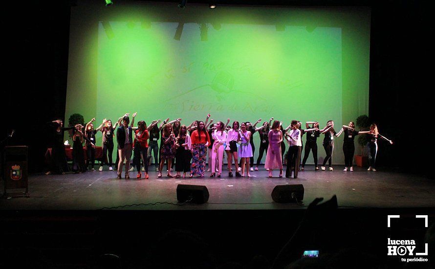 GALERÍA: Carmen Romero Muñoz, doble vencedora de la gala solidaria 'Tú sí que cantas' del IES Sierra de Aras