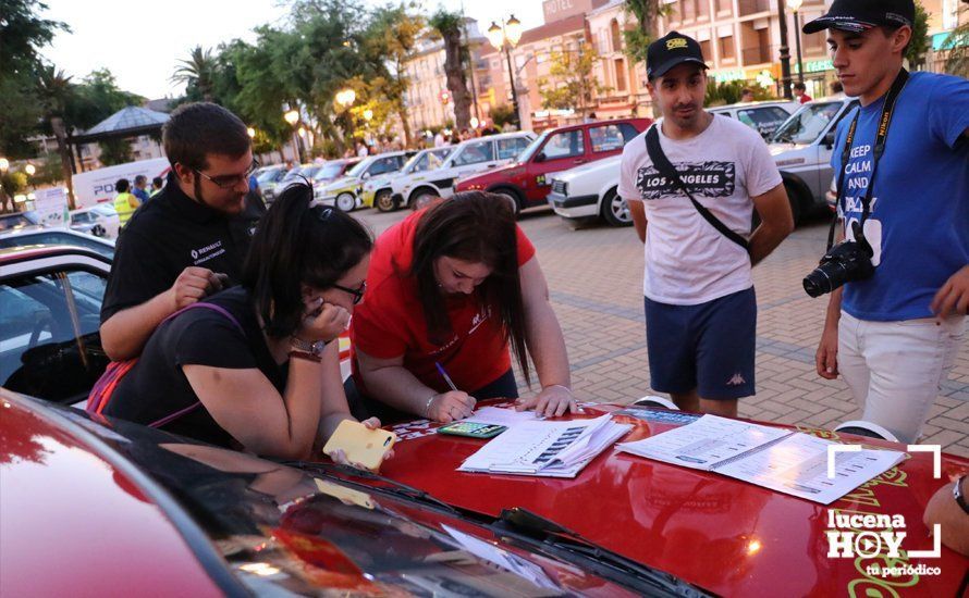 GALERÍA: 40 vehículos han participado esta madrugada en el I Classic Tour Nocturno de Lucena