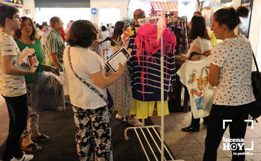 GALERÍA: El Centro Comercial Abierto celebra su "Noche Mágica" como apertura del periodo de rebajas