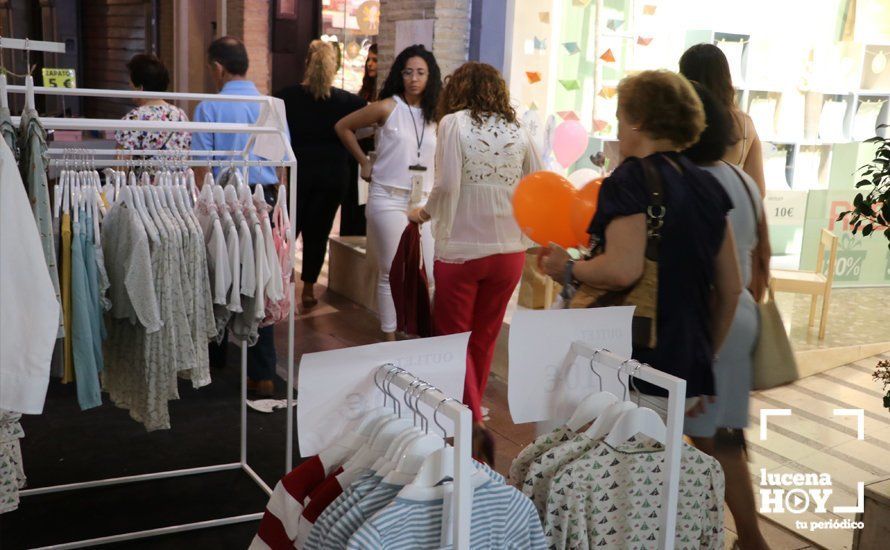 GALERÍA: El Centro Comercial Abierto celebra su "Noche Mágica" como apertura del periodo de rebajas