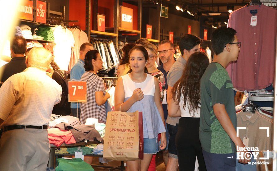 GALERÍA: El Centro Comercial Abierto celebra su "Noche Mágica" como apertura del periodo de rebajas