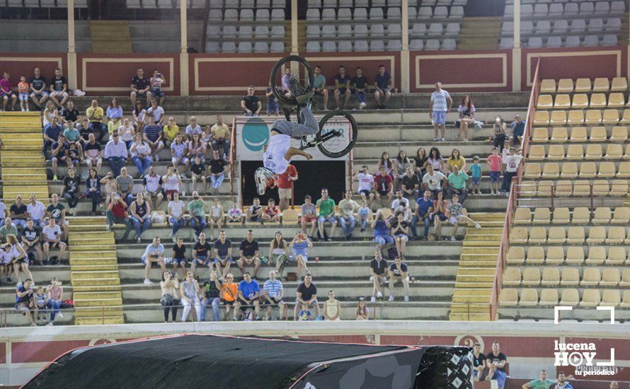 GALERÍA: La plaza de toros acoge la espectacularidad del Freestyle de la mano de algunos de los mejores pilotos del mundo GALERÍA: La plaza de toros acoge la espectacularidad del Freestyle de la mano de algunos de los mejores pilotos del mundo