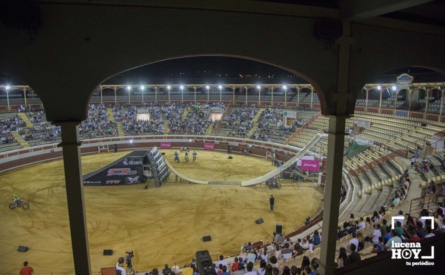 GALERÍA: La plaza de toros acoge la espectacularidad del Freestyle de la mano de algunos de los mejores pilotos del mundo