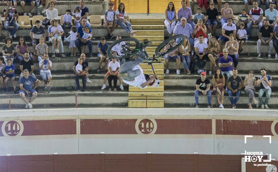 GALERÍA: La plaza de toros acoge la espectacularidad del Freestyle de la mano de algunos de los mejores pilotos del mundo