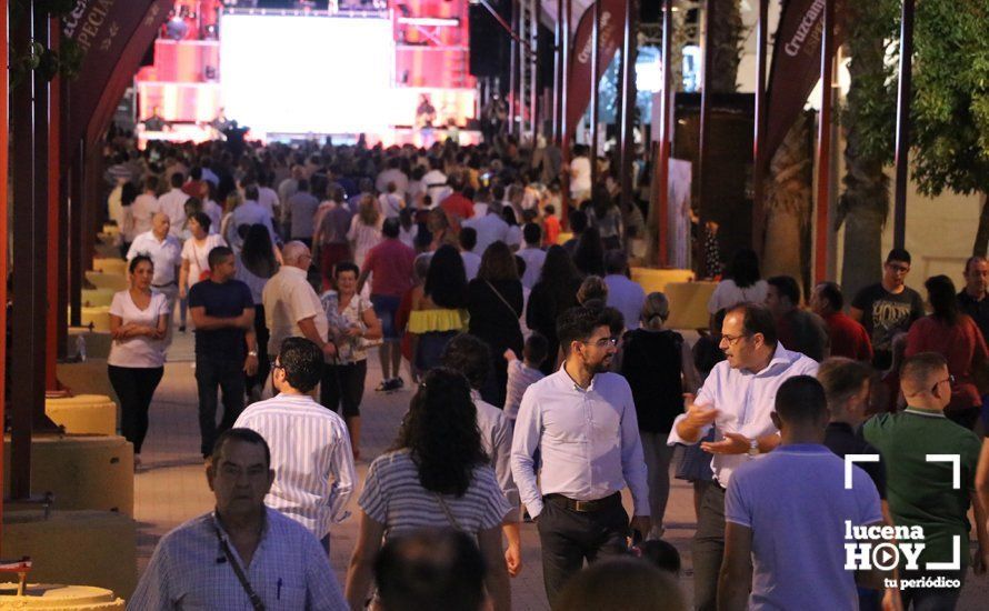 GALERÍA: La Feria del Valle se abre con la nueva Caseta Municipal y la gala de la emisora Radiolé Lucena