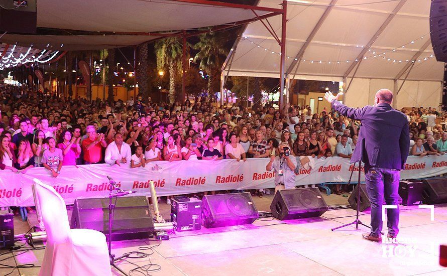 GALERÍA: La Feria del Valle se abre con la nueva Caseta Municipal y la gala de la emisora Radiolé Lucena