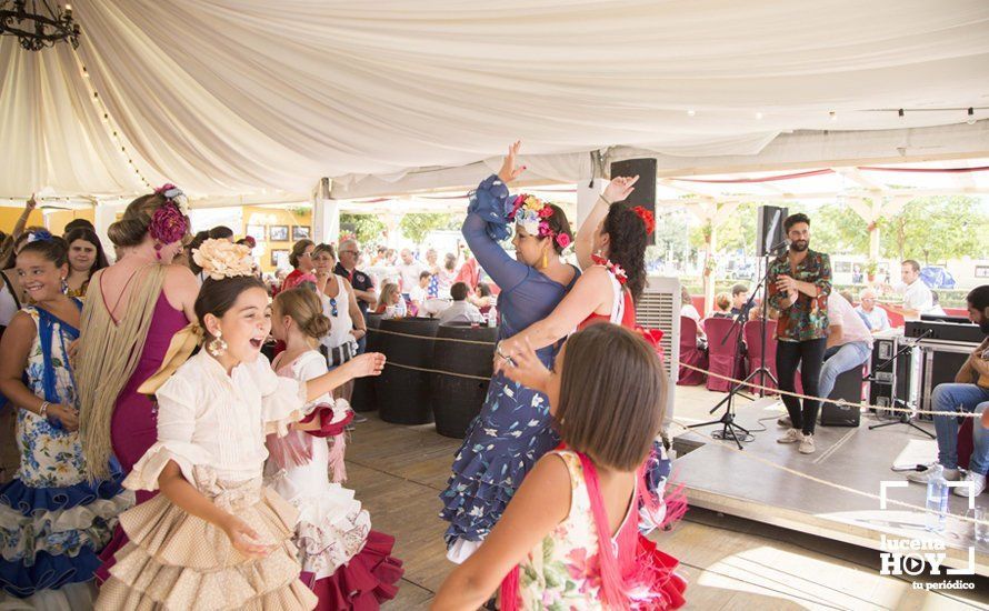 GALERÍA: De flamencas y caballistas en el Real de la Feria del Valle